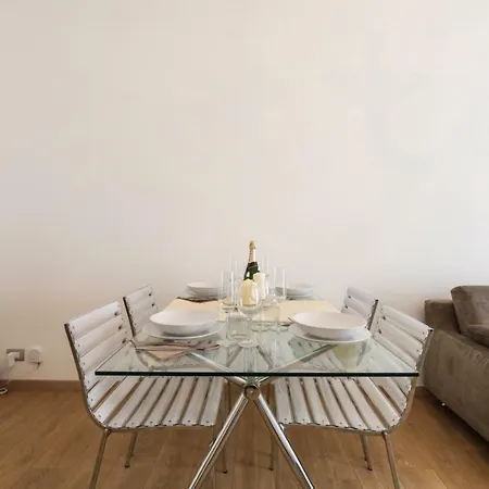 Suitelowcost Sforza Apartmán *