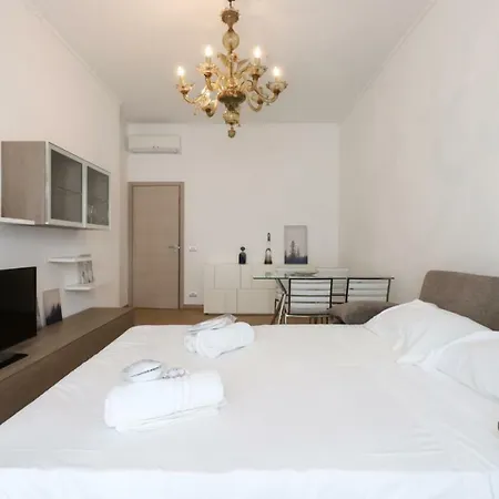 Suitelowcost Sforza